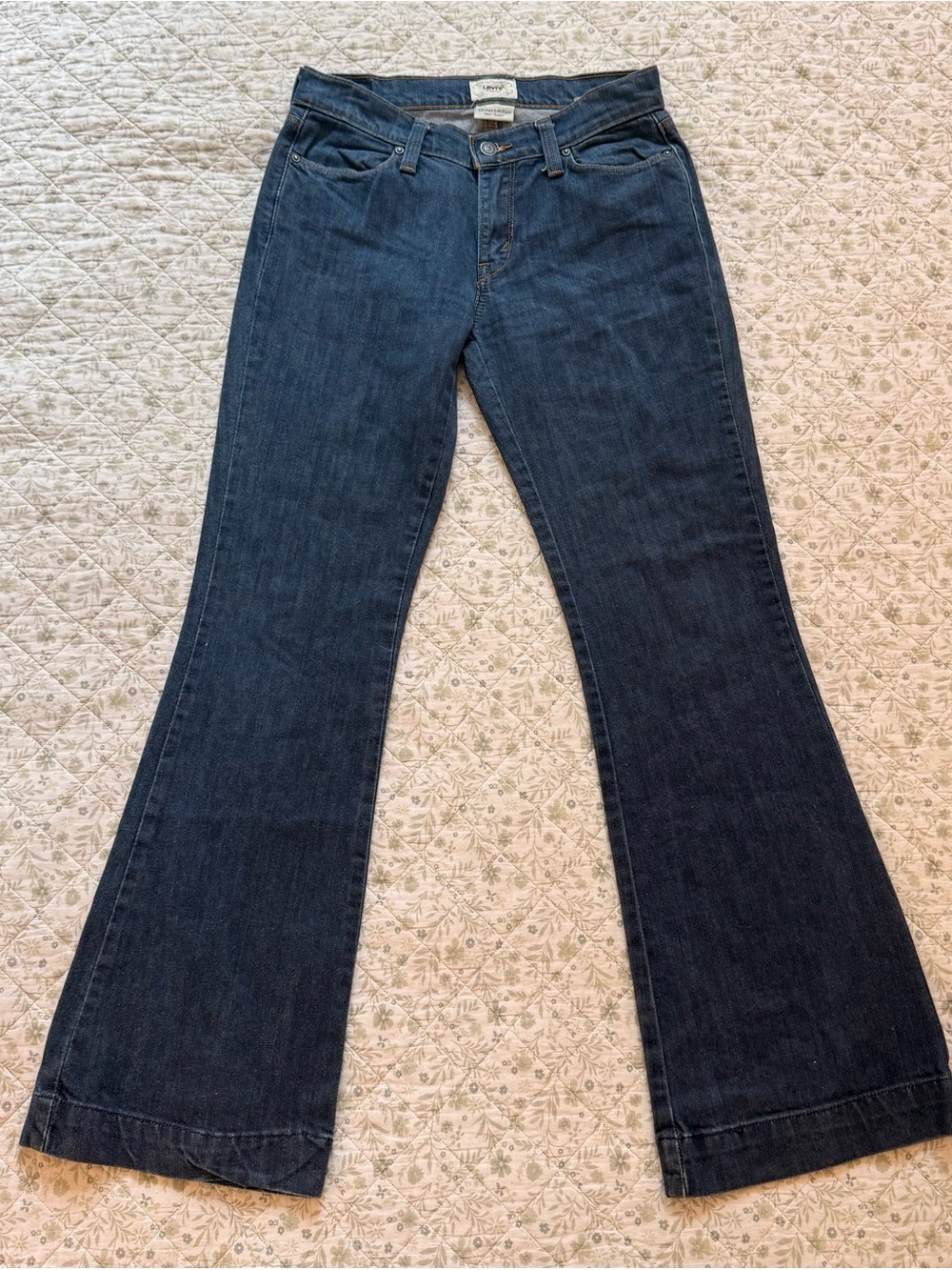 Vintage Levi's dark wash mid rise flare jeans